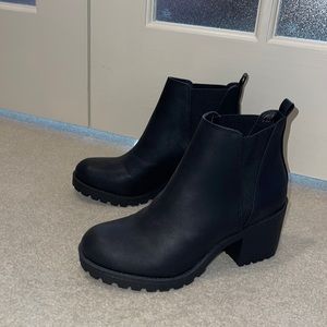 Brand New Dirty Laundry booties size 8
